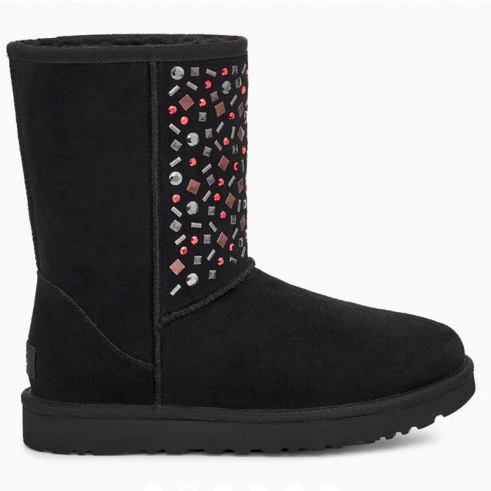 UGG CLASSIC SHORT STUD II - Picture 3 of 6